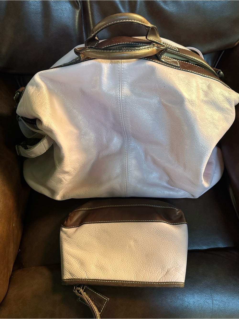 J Jill overnight bag with matching clutch/wristlet - Picture 2 of 8